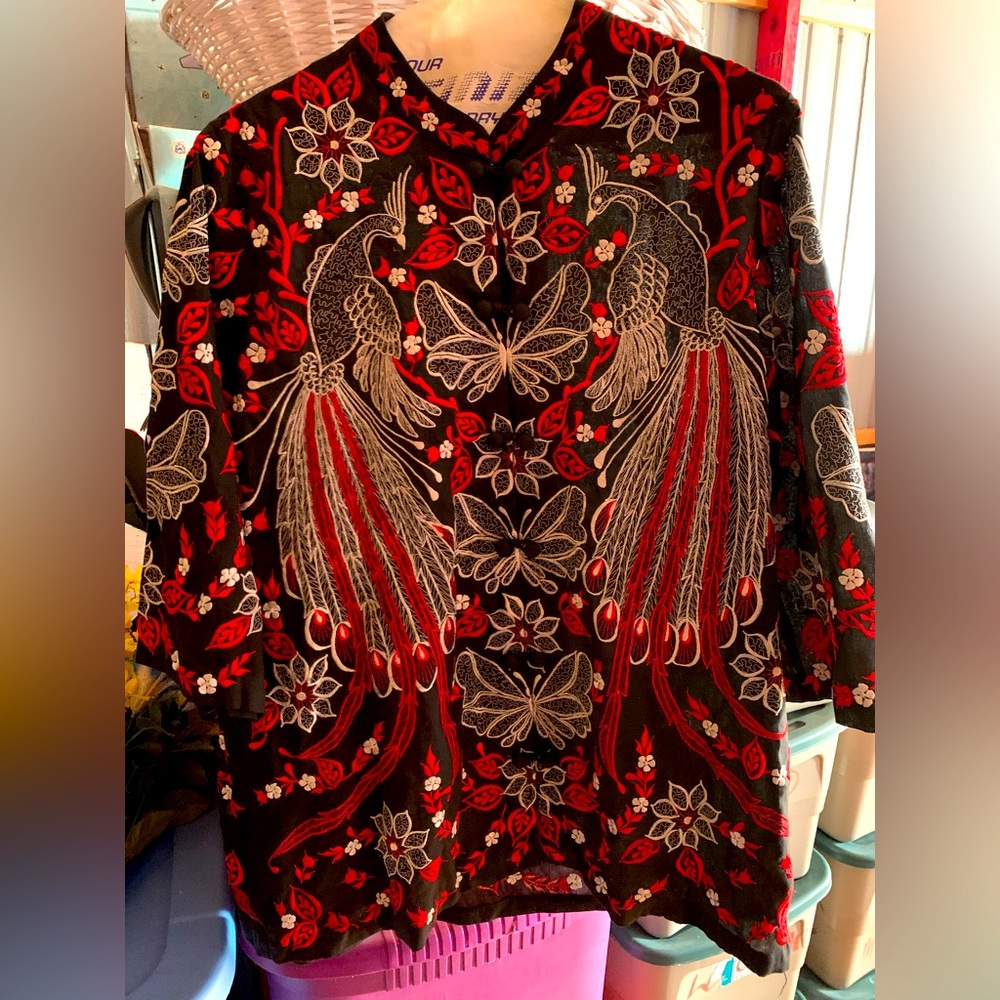 Adult Medium vintage Leandra Embroidered top